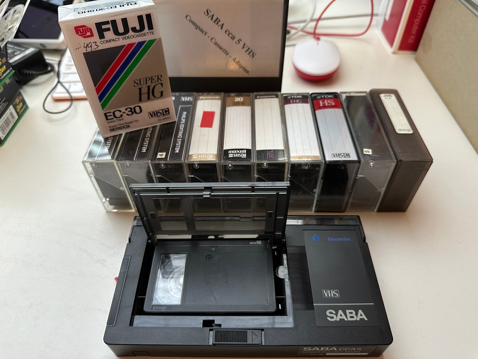 Vhs-c adapter en 12 vhs-c tapes, Alle leeftijden, Verzenden, Overige genres