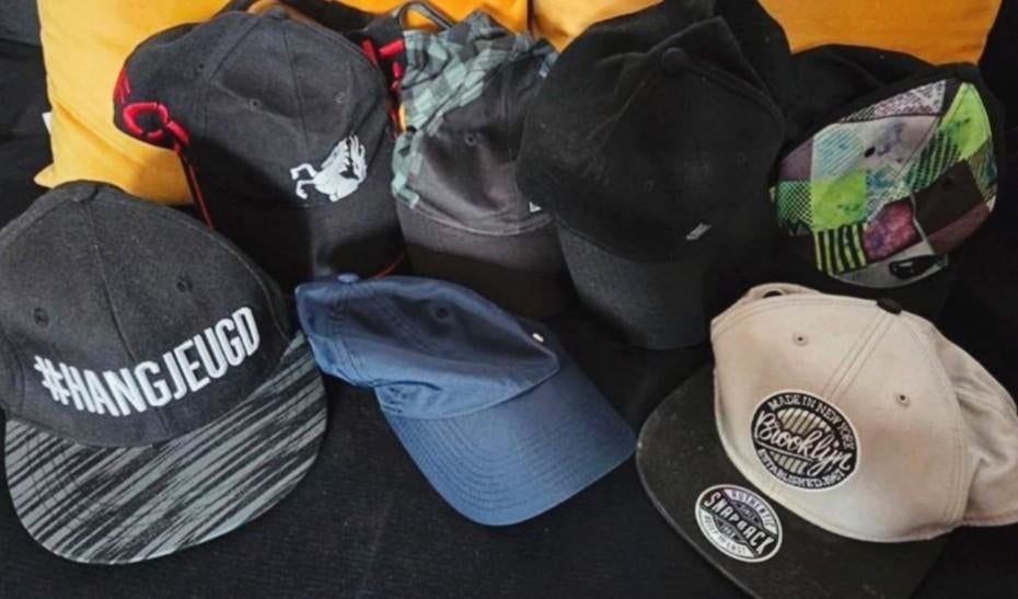 Diverse caps o.a. Nike, FC Twente, StukTV etc, Ophalen of Verzenden