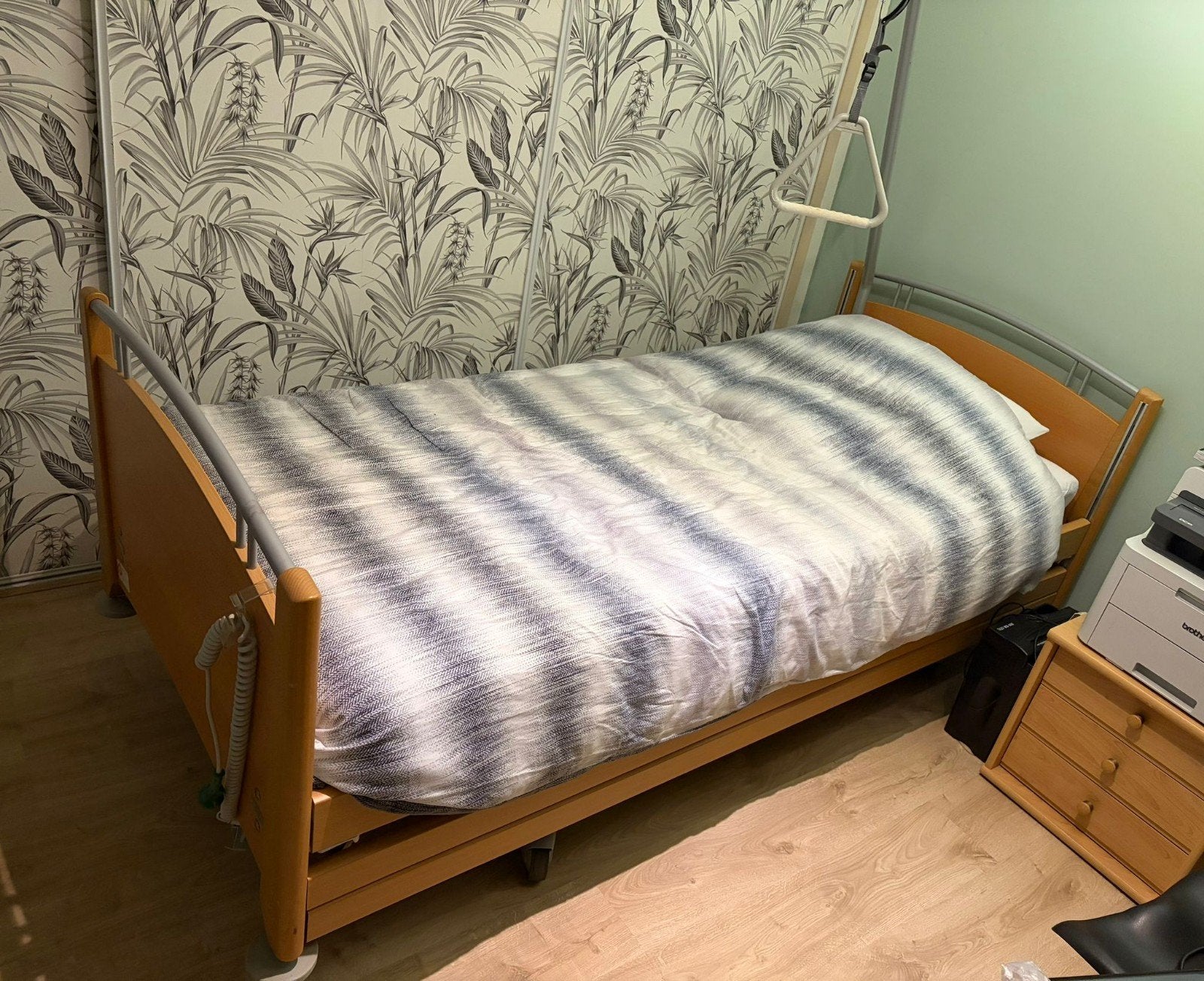 ziekenhuis/verpleegbed, Huis en Inrichting, Slaapkamer | Bedden, Ophalen, Gebruikt, 90 cm, Eenpersoons