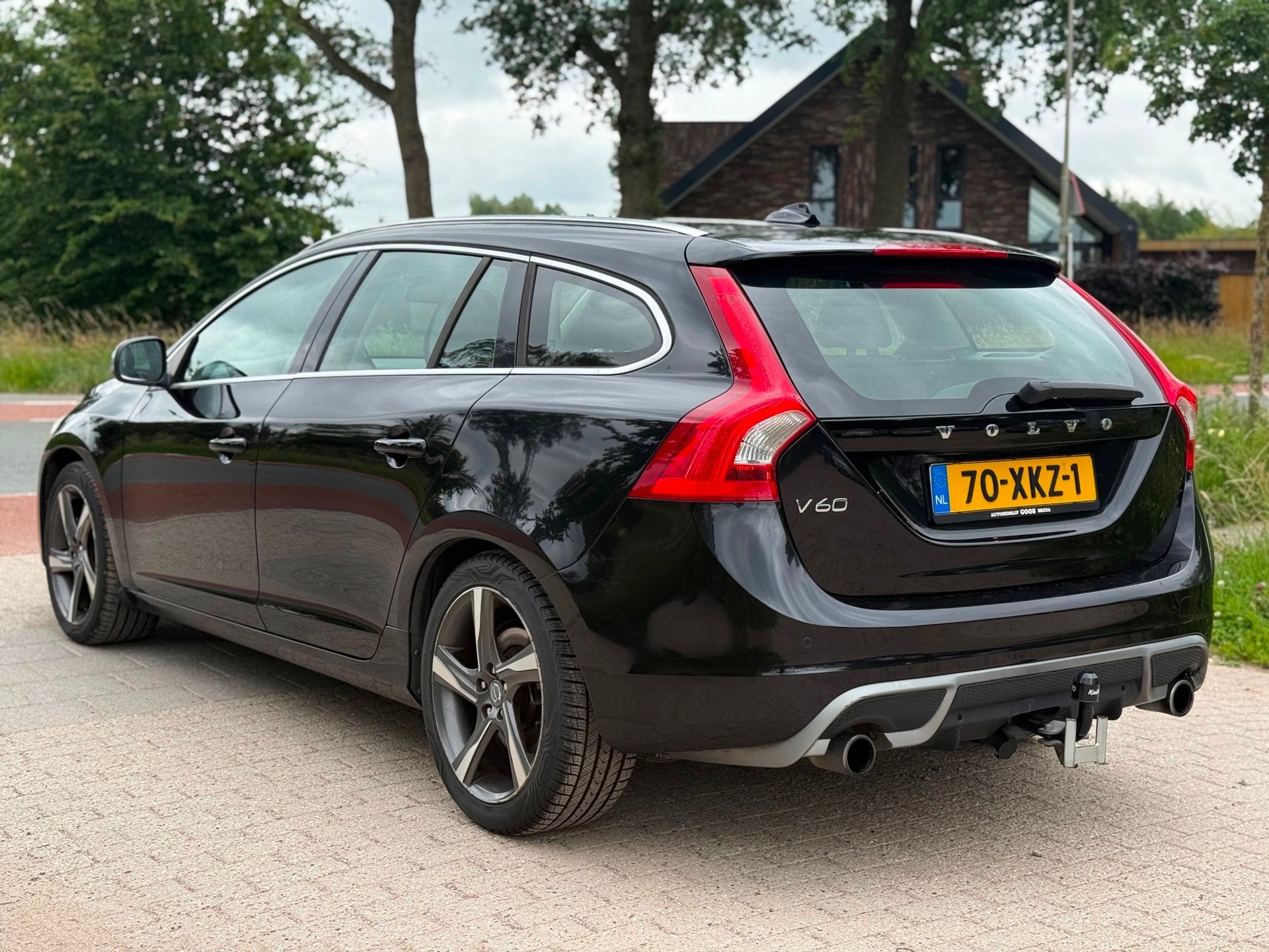 Volvo V60 1.6 T3 R-Design Airco Cruise Navi Psensor Trekhaak, Voorwielaandrijving, Gebruikt, 4 cilinders, 150 pk