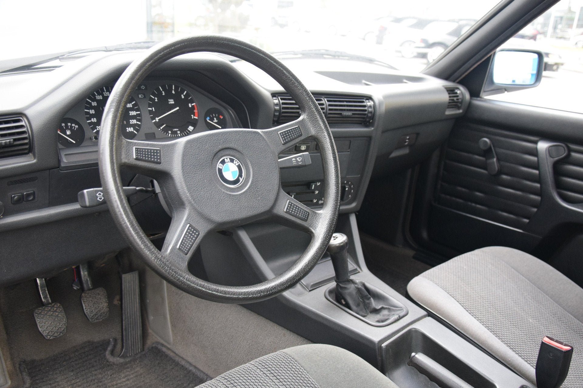 BMW 3 Serie Cabrio 316i Baur TC Diamantschwarz (bj 1991), Auto's, 1596 cc, Zwart, Cabriolet, Zwart