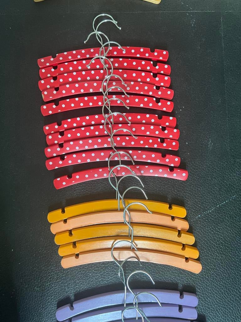 Gekleurde Houten Kledinghangers voor Kinderen/babys, Ophalen of Verzenden, Gebruikt, Hout, Kinderen