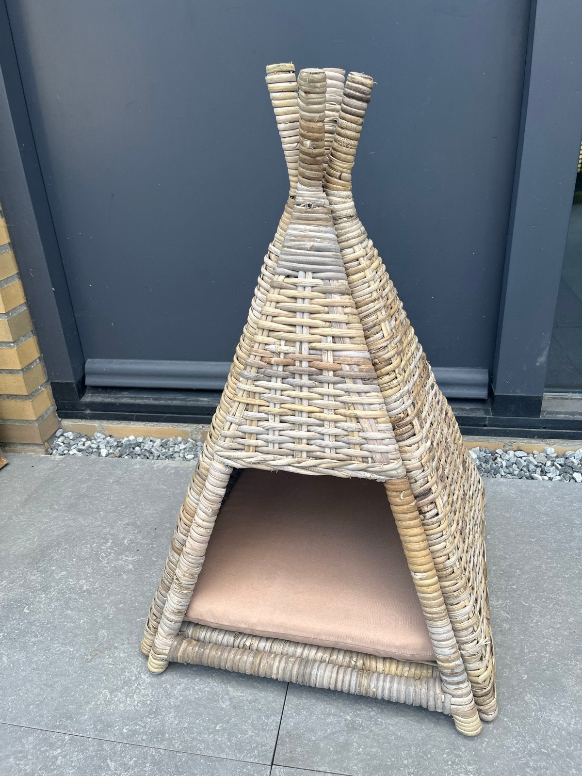Katten tent, Ophalen