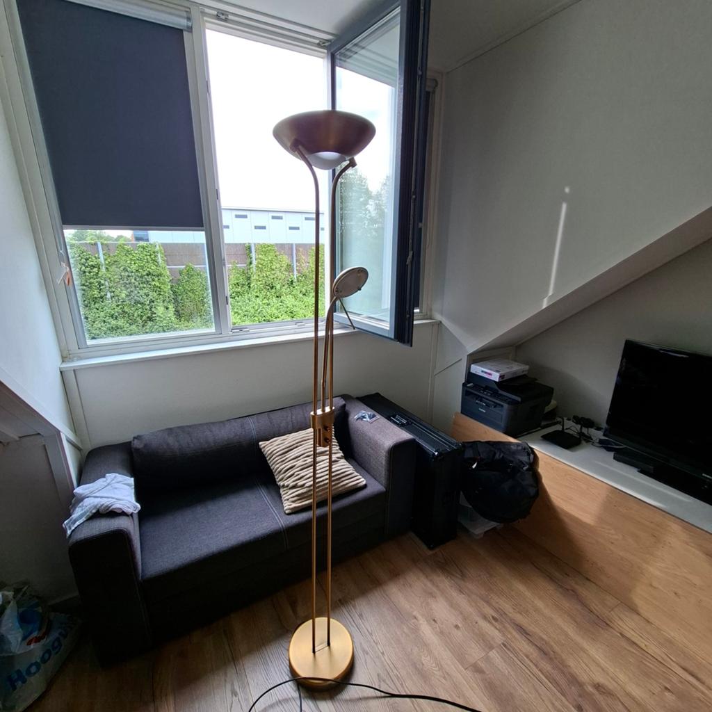 Gouden vloerlamp met leeslamp, Huis en Inrichting, Lampen | Vloerlampen, Ophalen, Gebruikt, Metaal, Modern