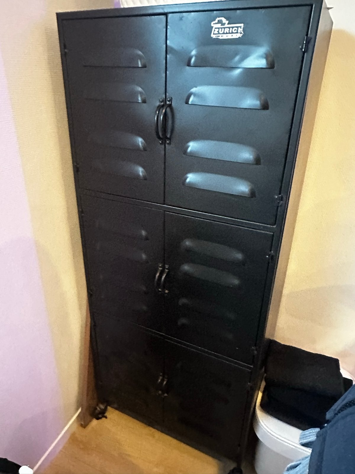 Zwarte metalen locker kast met 4 deuren, Huis en Inrichting, Kasten | Kledingkasten, Gebruikt, Metaal, 150 tot 200 cm, 25 tot 50 cm