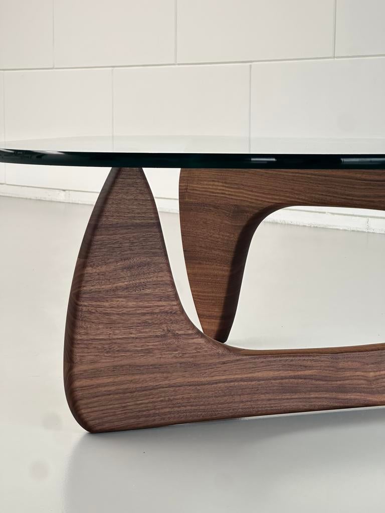 Vitra Noguchi “Coffee table” (Walnoot), 50 tot 100 cm, Ophalen of Verzenden, Zo goed als nieuw, Minder dan 50 cm