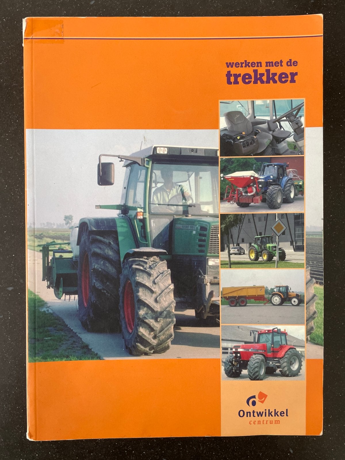 Werken met de trekker - Ontwikkelcentrum, Ophalen of Verzenden, Gelezen, Algemeen
