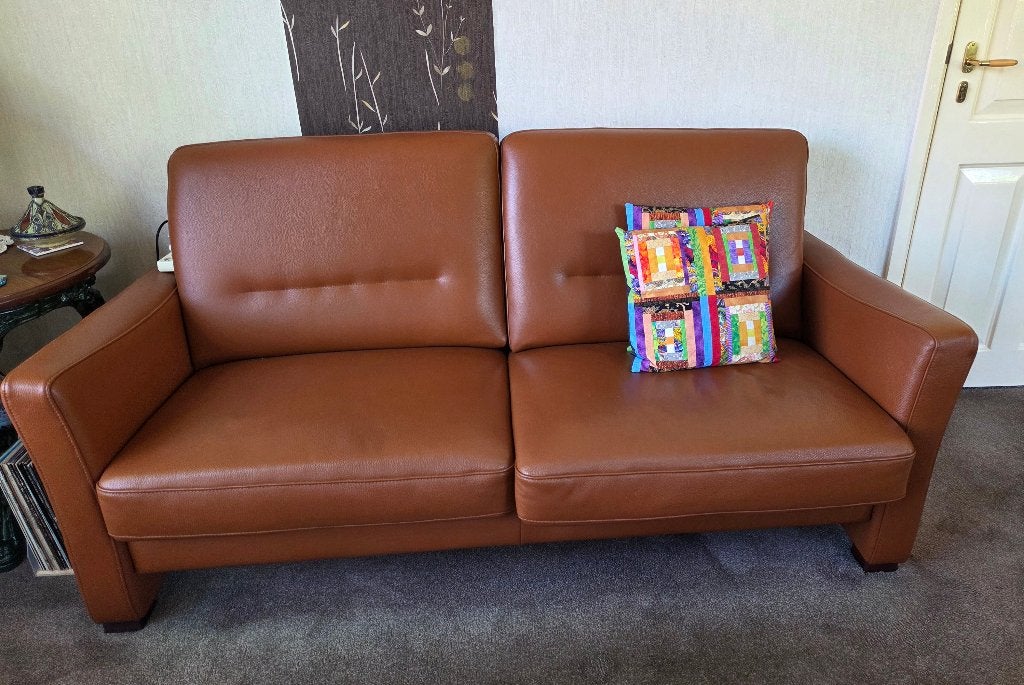 2x Cognackleur leren zitbanken 4 jaar oud geen beschadiging, Huis en Inrichting, Ophalen, Strak modern, 150 tot 200 cm, Driepersoons