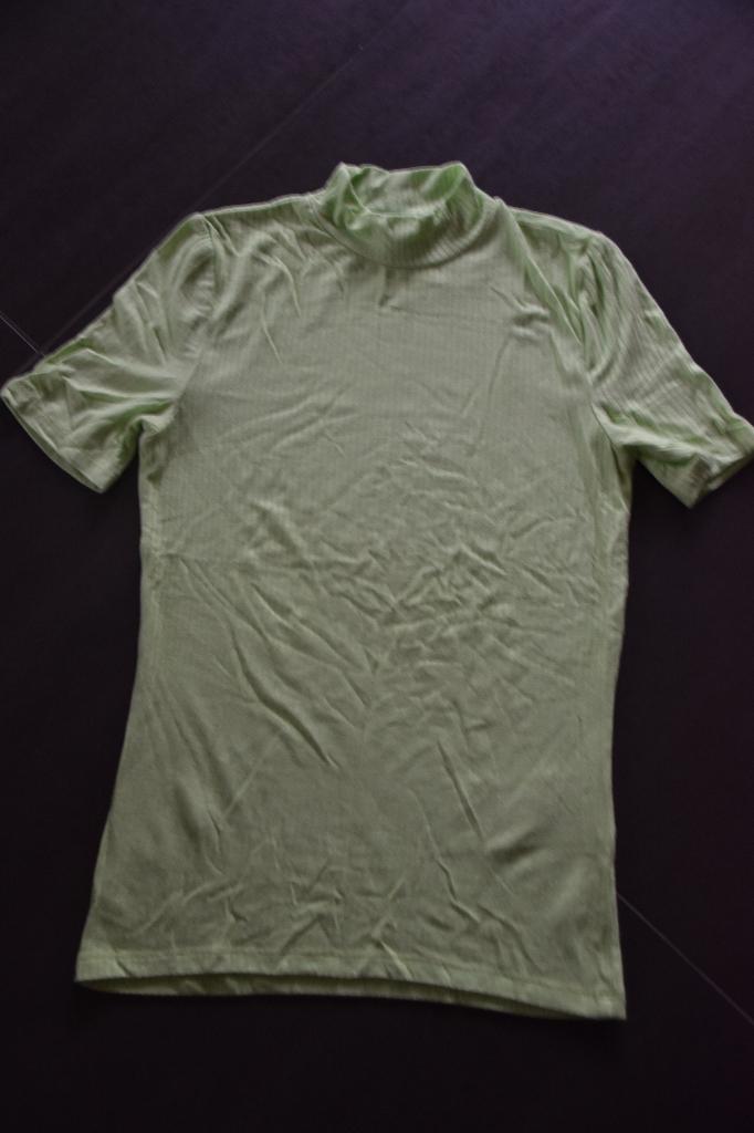 Limegroen shirtje van Amisu, Kleding | Dames, T-shirts, Ophalen of Verzenden, Zo goed als nieuw, Korte mouw, Maat 34 (XS) of kleiner
