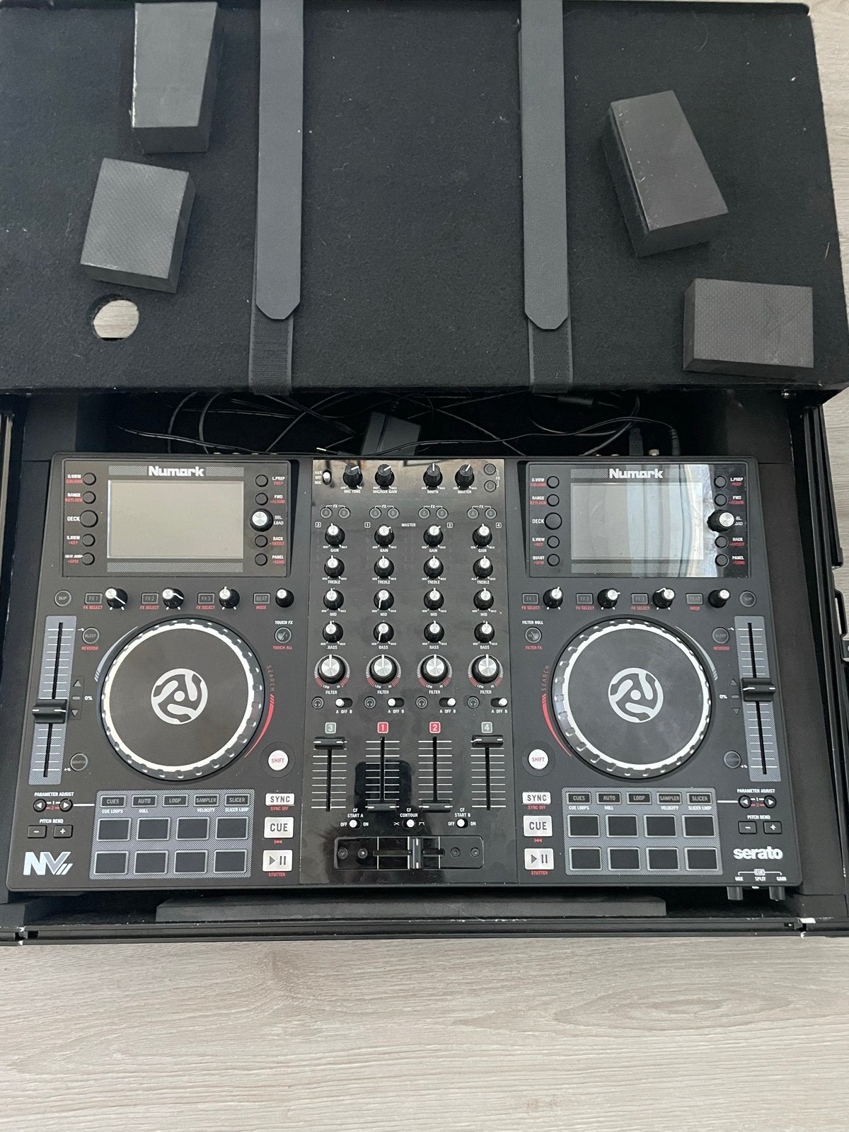 DJ-controller (Numark NVII) met Serato DJ en flightcase, Muziek en Instrumenten, Ophalen, Gebruikt, Dj-set, Numark