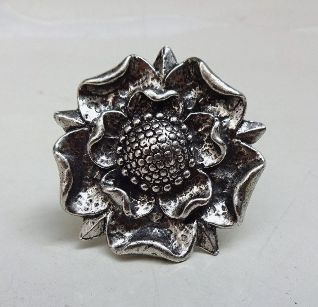 Vintage Miracle verzilverde tinnen broche: Tudor roos, Ophalen of Verzenden, Overige materialen, Broche