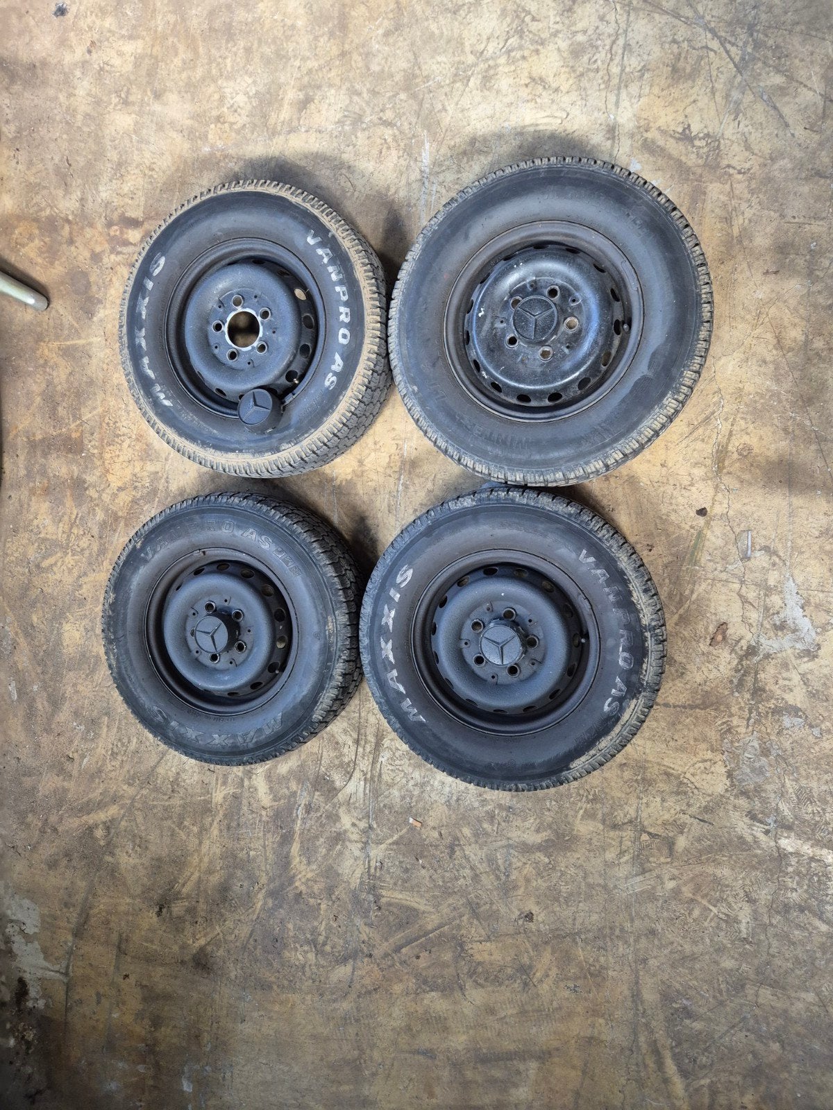 4 Off-road banden voor Mercedes Sprinter 1999, Auto-onderdelen, Banden en Velgen, 15 inch, Banden en Velgen, Ophalen of Verzenden