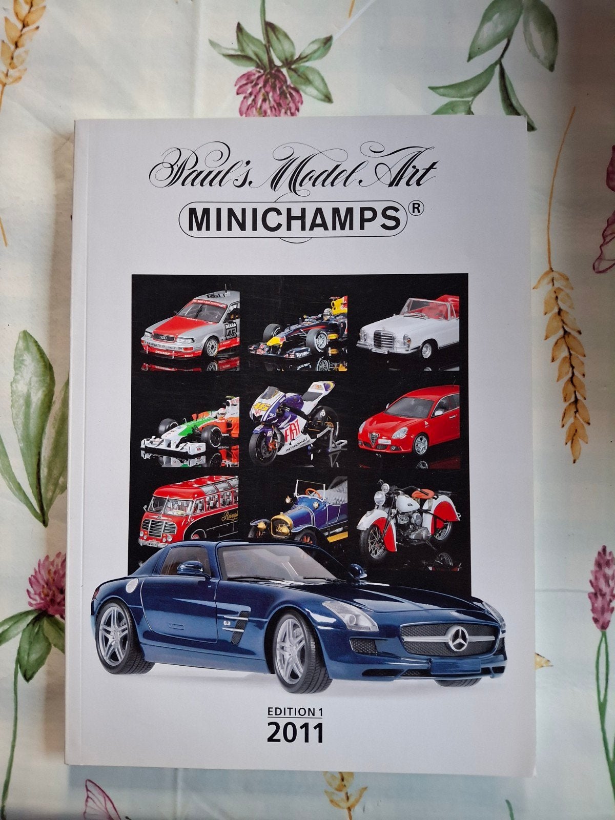 Paul's Model Art MINICHAMPS Catalogus 2011, Ophalen of Verzenden, Zo goed als nieuw, Algemeen, Paul's Model Art
