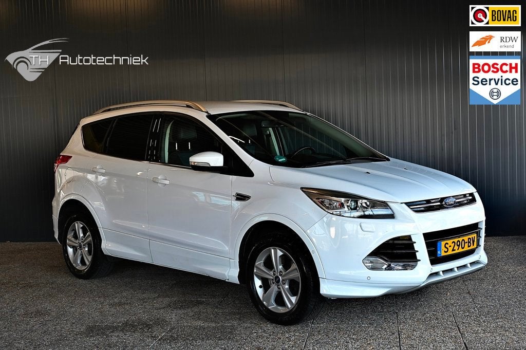 Ford Kuga 1.5 Titanium 4WD, Auto's, Ford, Automaat, 4 cilinders, Wit, 14 km/l