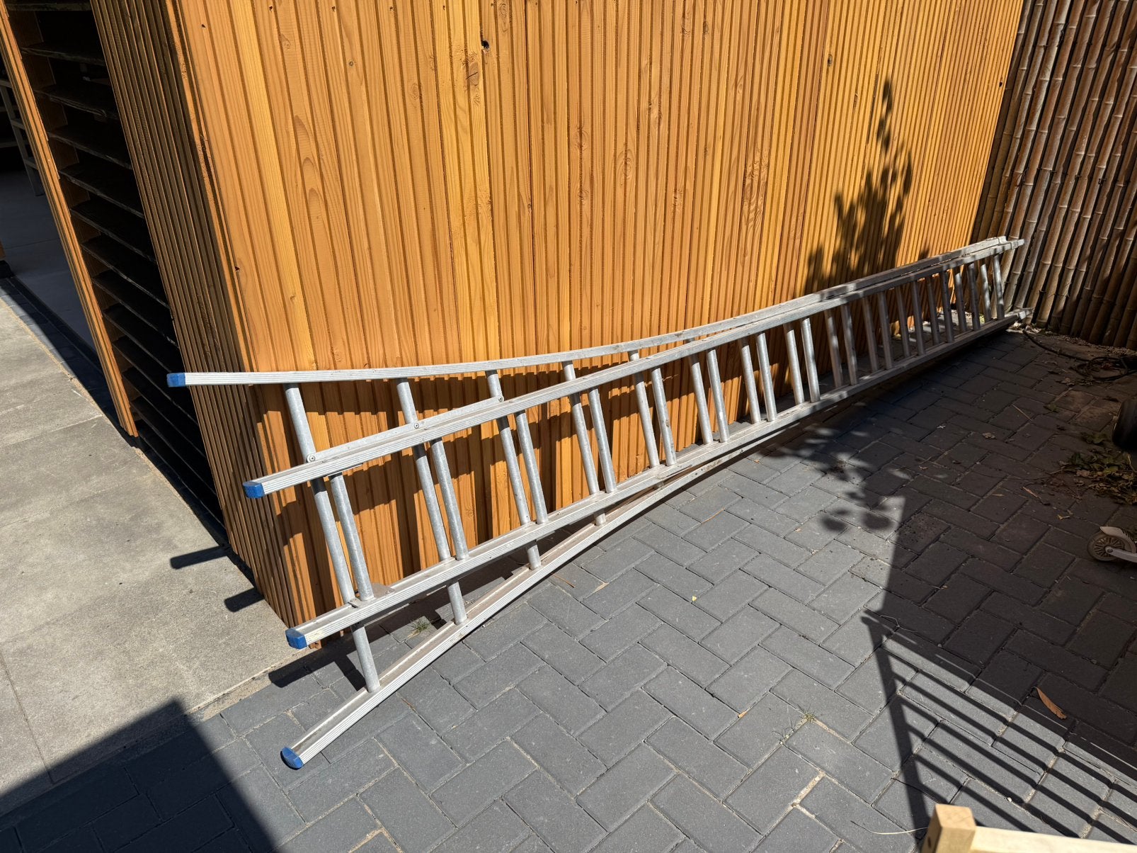 Uitschuifladder (2 x 14 sporten), Doe-het-zelf en Verbouw, Ladders en Trappen, Ophalen, Gebruikt, Ladder, Opvouwbaar of Inschuifbaar