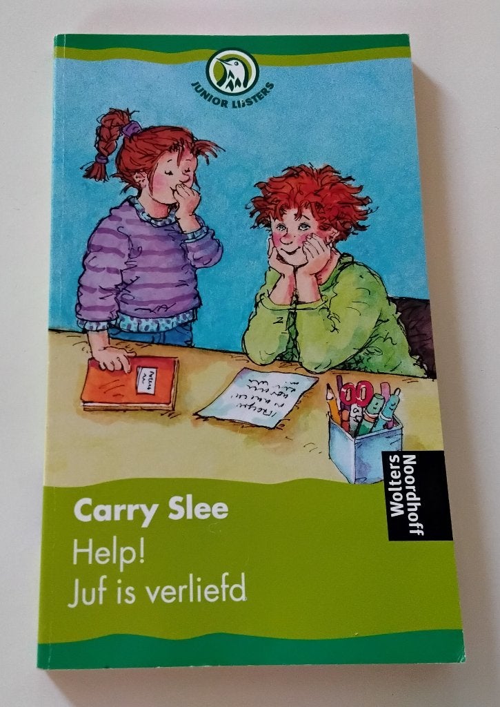 Carry Slee - Help! Juf is verliefd -- Junior Lijsters, Ophalen of Verzenden, Gelezen, Carry Slee, Fictie algemeen