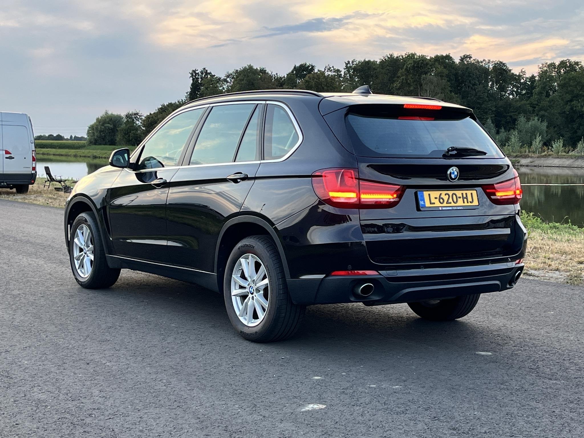 BMW X5 sDrive25d Clima, cruise, HUD, stoelverwarming, H&K, Auto's, 4 cilinders, 241 €/maand, Zwart, 218 pk