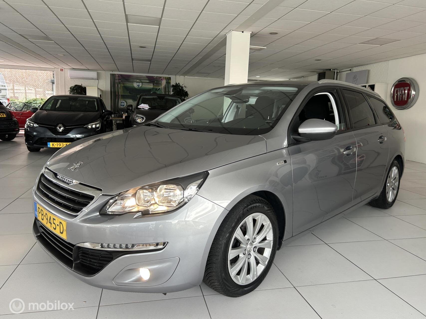 Peugeot 308 SW 1.2 110pk Style Distributie vervangen, Auto's, Peugeot, Voorwielaandrijving, Gebruikt, Euro 6, 1199 cc