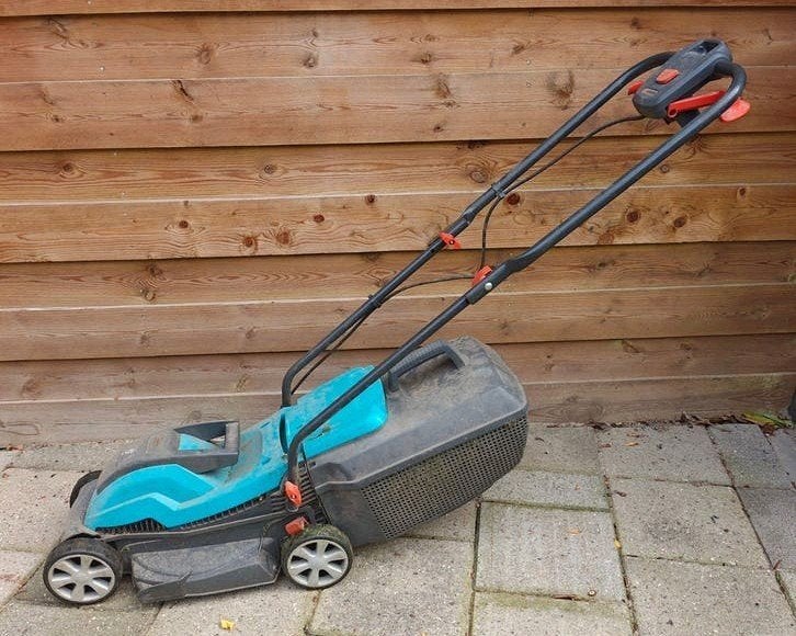 Gardena Grasmaaier 32cm - Werkt goed, messen slijpen, Tuin en Terras, Ophalen, Cirkelmaaier, Gebruikt, Elektrische grasmaaier