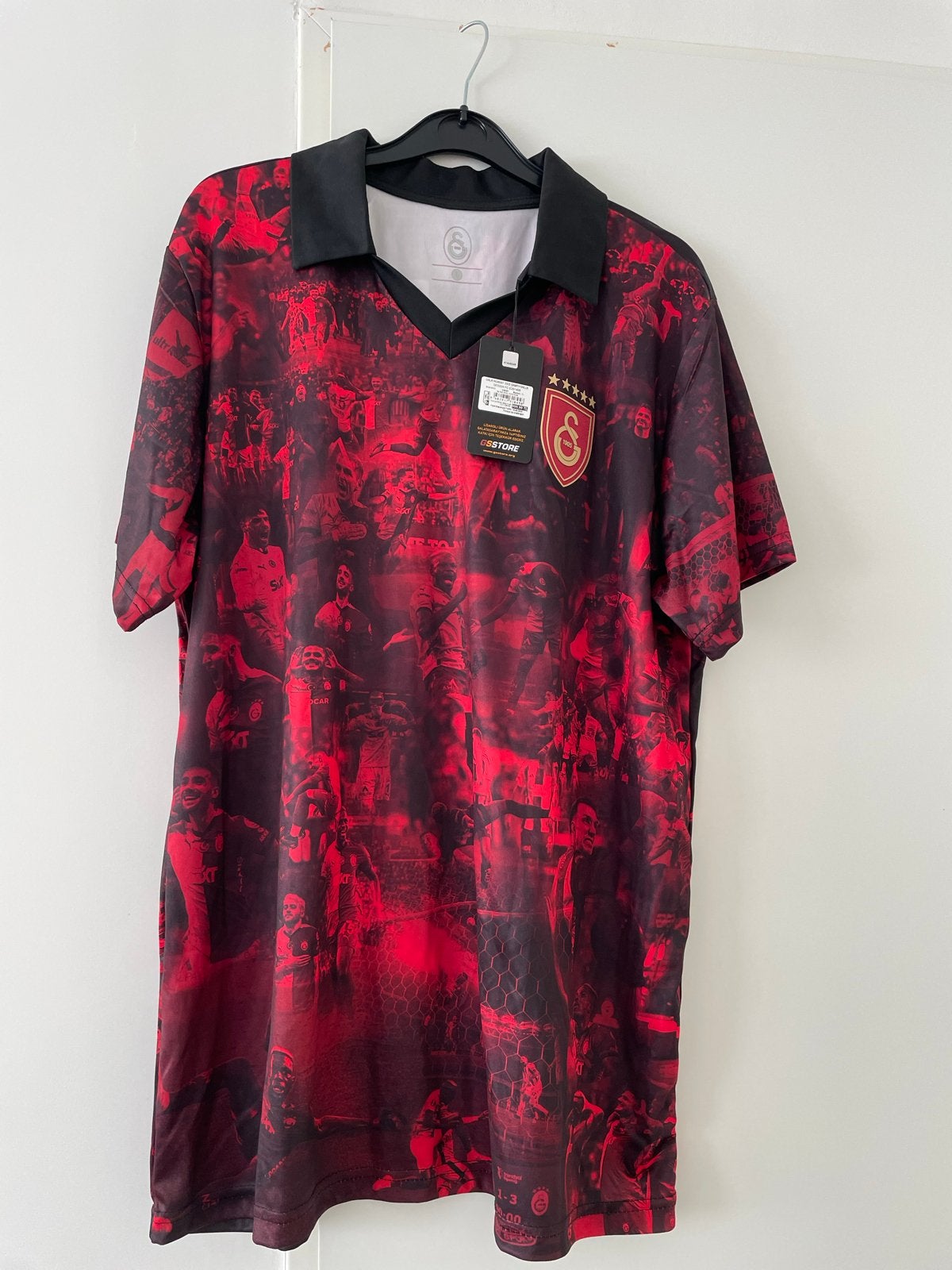 Galatasaray Voetbalshirt - Maat L - Nieuw met kaartjes, Kleding | Heren, Maat 52/54 (L), Nieuw, Ophalen of Verzenden, Voetbal