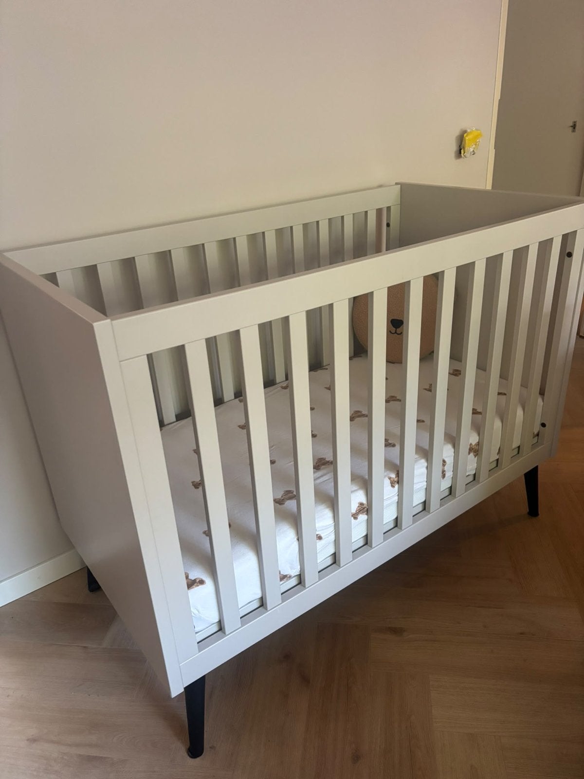 Ledikant Sterre (Babypark) kleur oatmeal, Kinderen en Baby's, Ophalen, Zo goed als nieuw, Ledikant