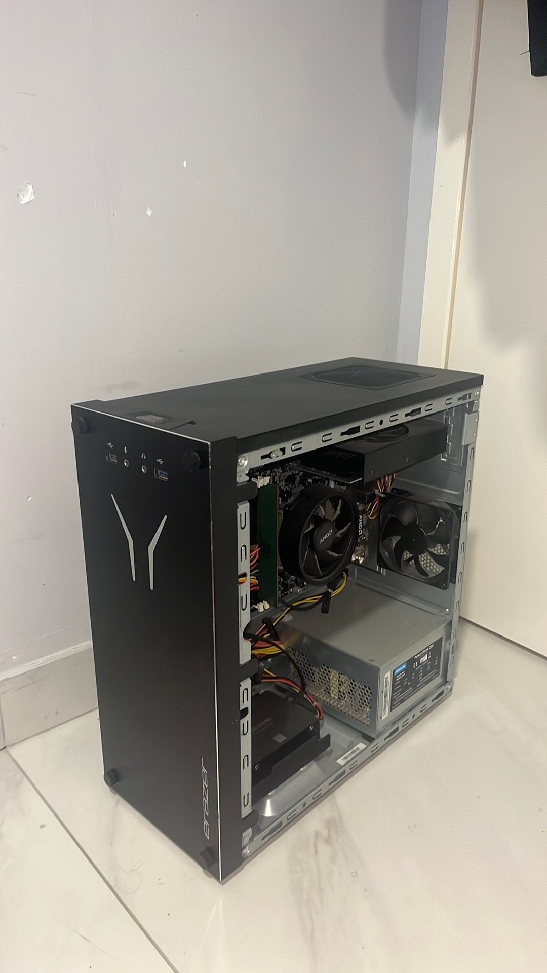 Medion ERAZER Gaming PC | GTX 1650 | Ryzen 3 3200G | SSD, Computers en Software, Ophalen of Verzenden, Zo goed als nieuw