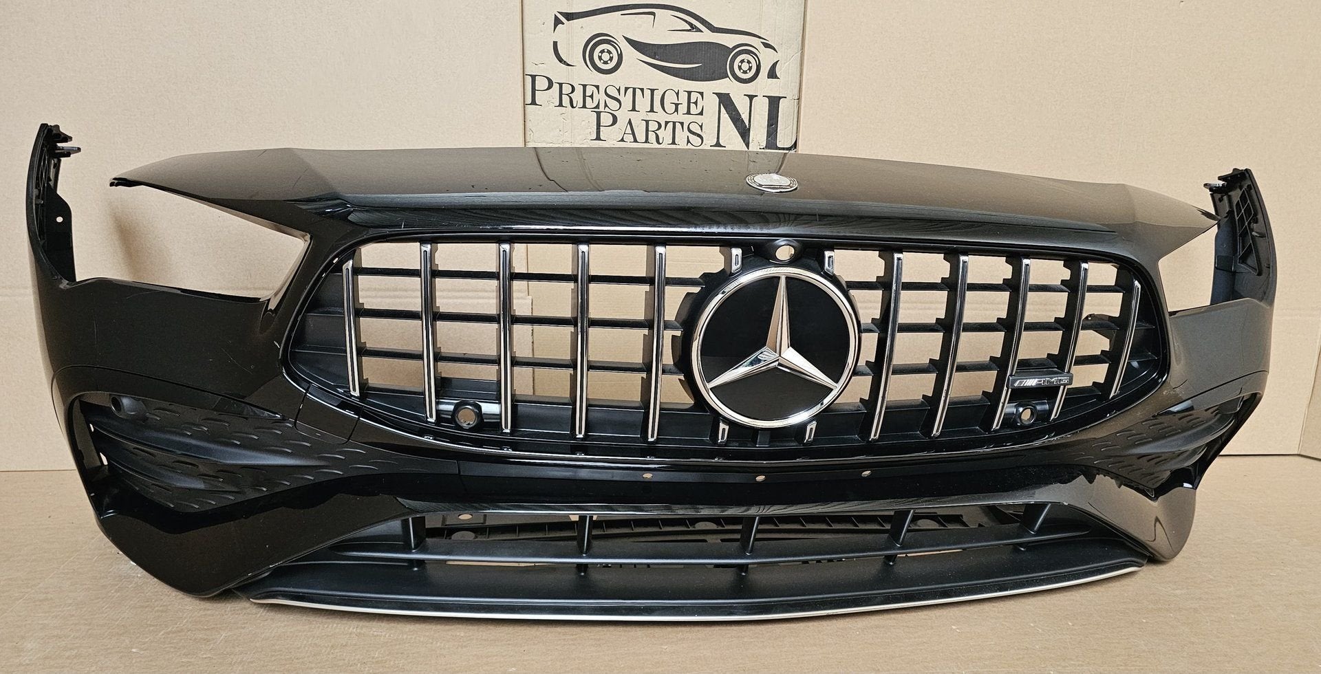 Voorbumper Mercedes Cla Klasse W118 Facelift 35 AMG bj.2023-, Gebruikt, -, Voor, Ophalen of Verzenden