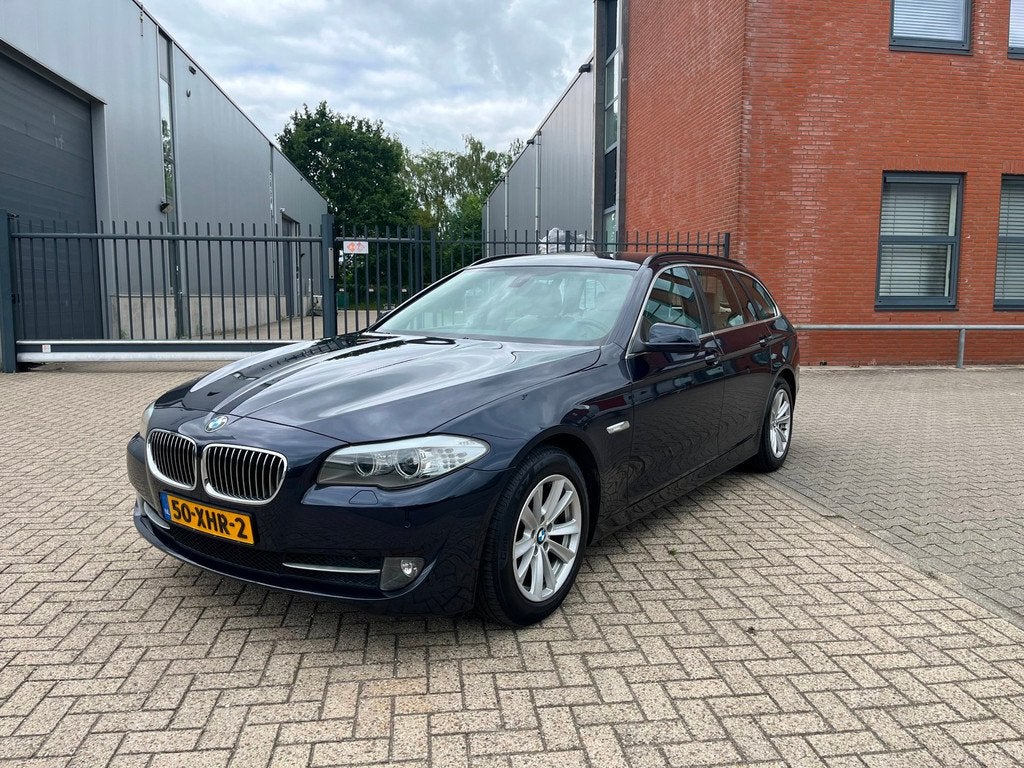 BMW 5-serie Touring 523i High Executive Automaat, Auto's, BMW, Euro 5, Achterwielaandrijving, Gebruikt, Beige