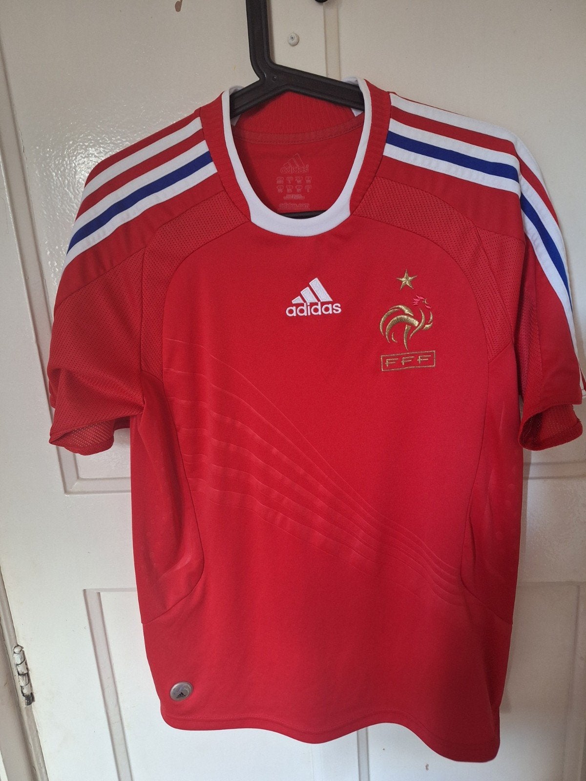 Frankrijk Adidas voetbalshirt – Uitshirt (rood) Maat 164 /S, Maat XS of kleiner, Ophalen of Verzenden, Zo goed als nieuw, Shirt