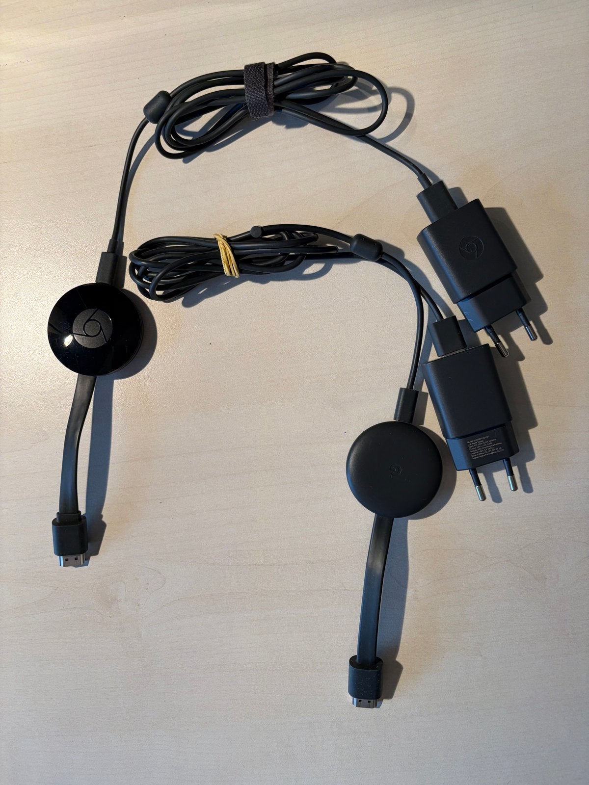 Google Chromecast Mediaspeler (2 stuks), Ophalen of Verzenden, Gebruikt, HDMI, Zonder harde schijf