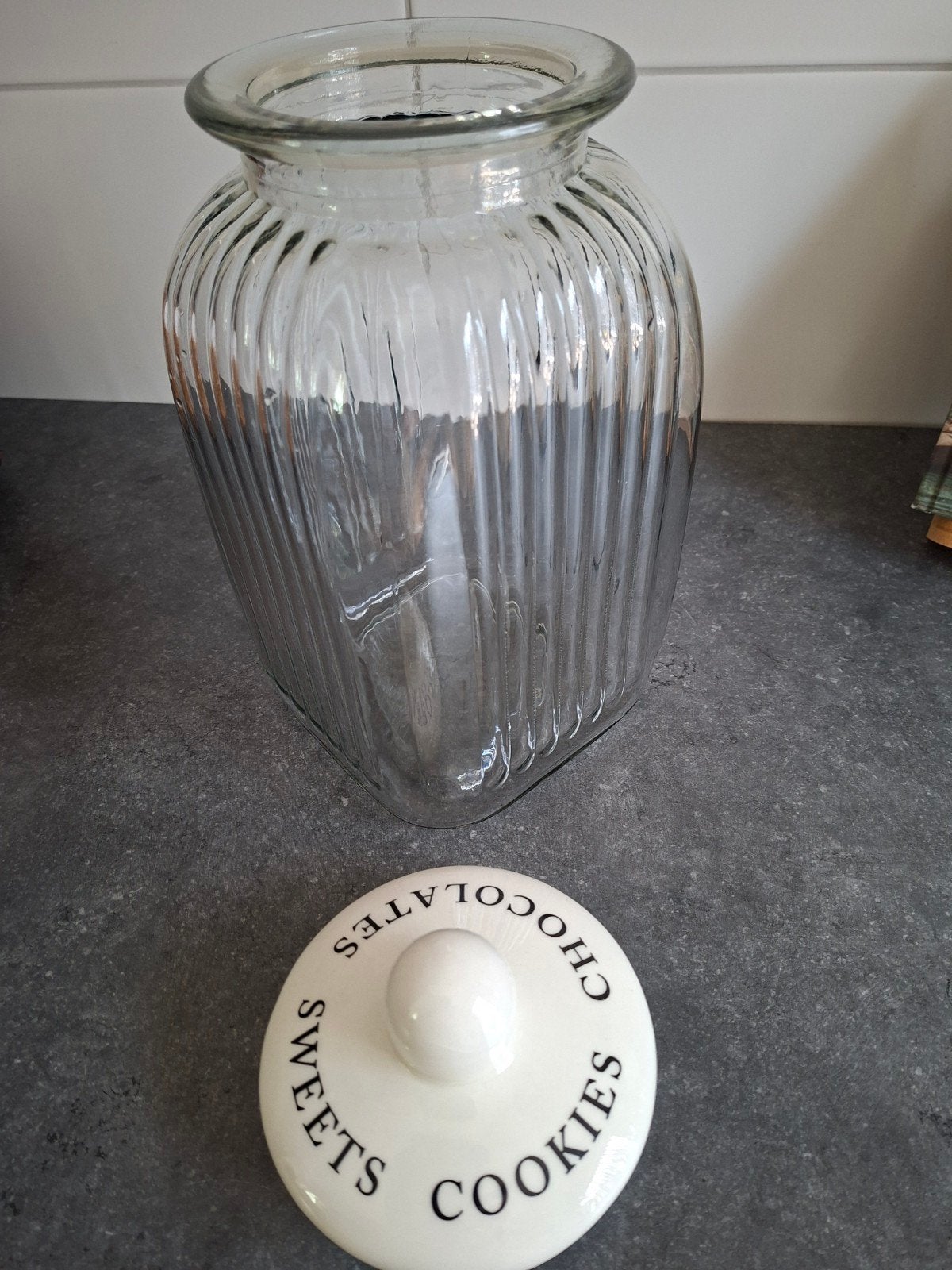 Nieuwe glazen pot, voor koekjes snoepjes of chocola, Ophalen, Nieuw