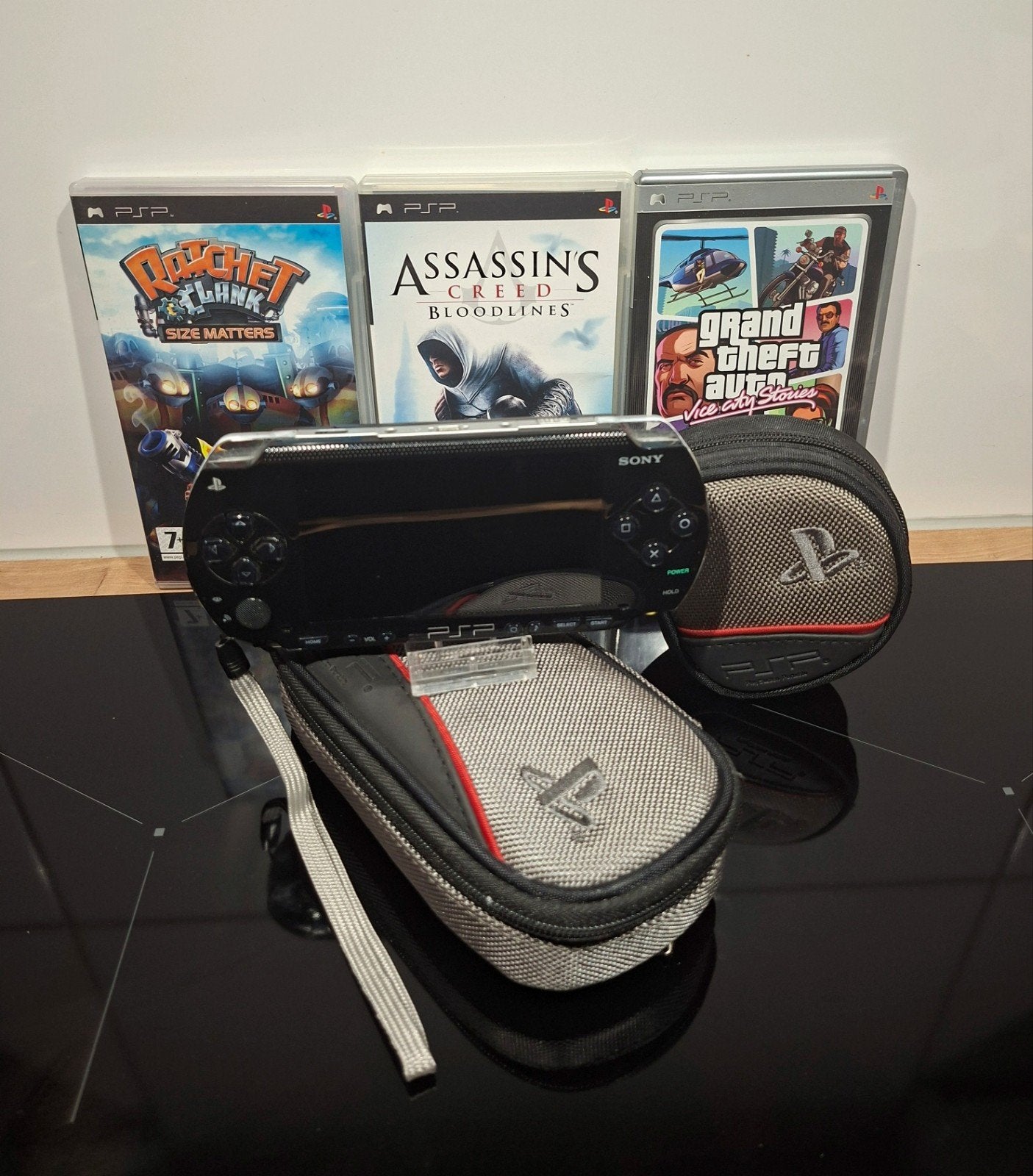 Sony PSP 1004 met 4 games en opberghoes, Ophalen of Verzenden, Gebruikt, Met games, PSP 3000