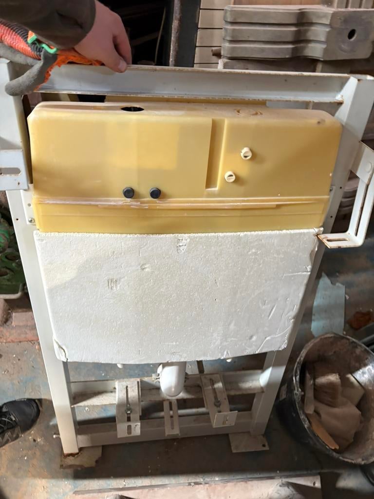 Inbouwspoelreservoir - merk onbekend, Ophalen, Gebruikt, Toilet