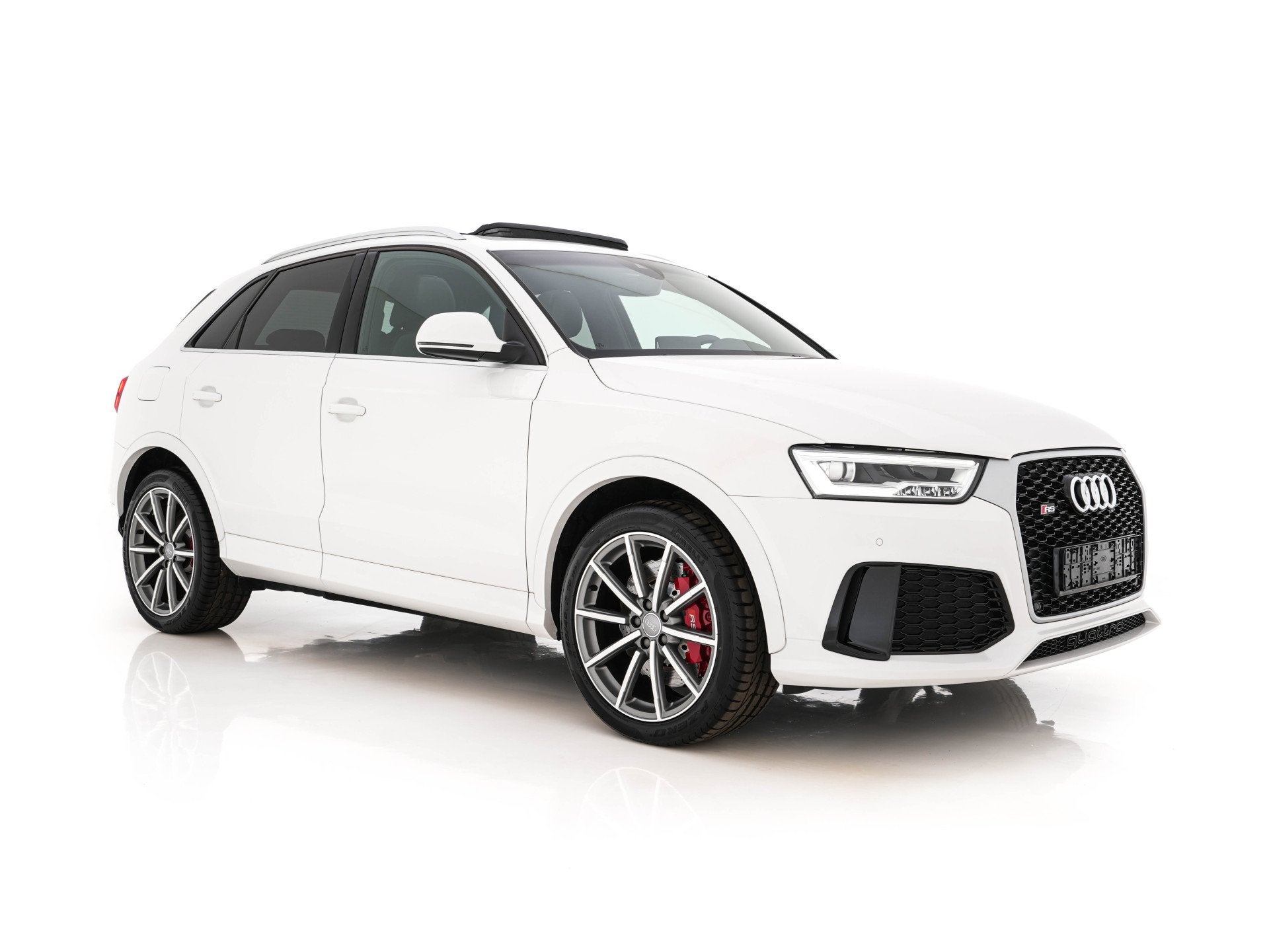 Audi Q3 2.5 TFSI RS Q3 Quattro Aut. *PANO | LEDER-ALCANTARA, Auto's, Audi, Automaat, Gebruikt, 1655 kg, Leder