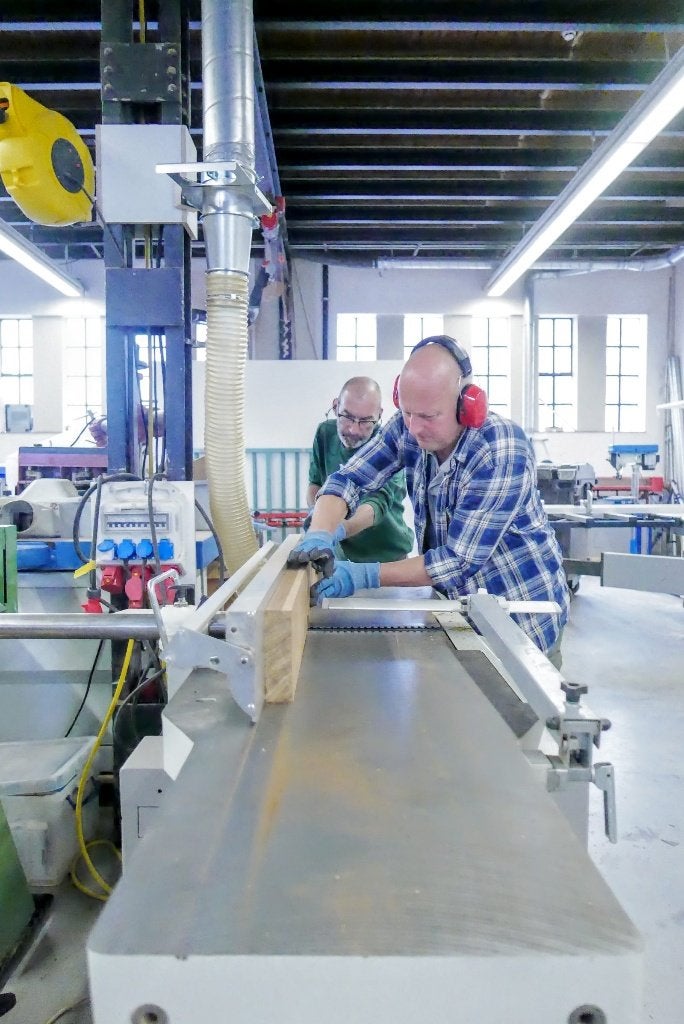 Werkplaats huren Maasland - werkplek 25 m² incl. machinepark, 25 m², Huur, Bedrijfsruimte
