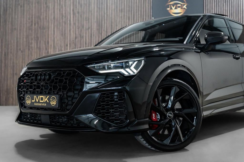 Audi Q3 Sportback TFSI RSQ3 2021 PANO CARBON CAMERA LED B&O, Auto's, Automaat, Gebruikt, 1675 kg, Zwart