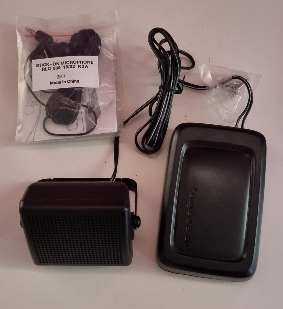 Sony Ericsson Car Handsfree HCB-300 (compleet en ongebruikt), Opbouw, Complete carkit, Sony Ericsson, Nieuw