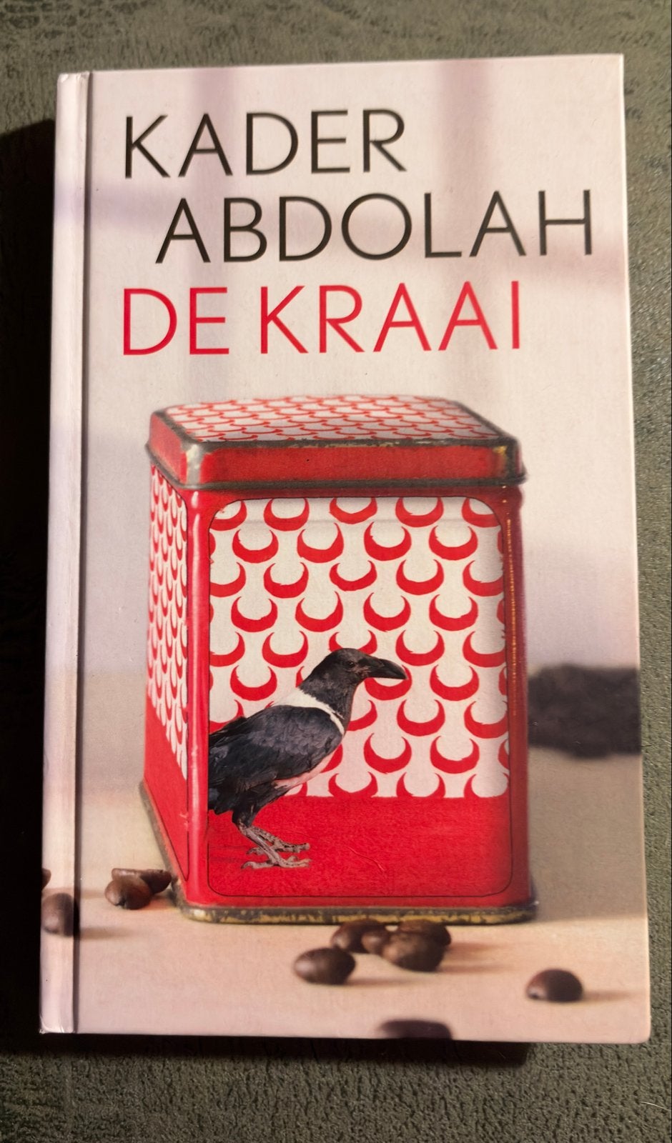 Kader Abdolah - De Kraai (hardcover), Boeken, Ophalen of Verzenden, Gelezen, Nederland
