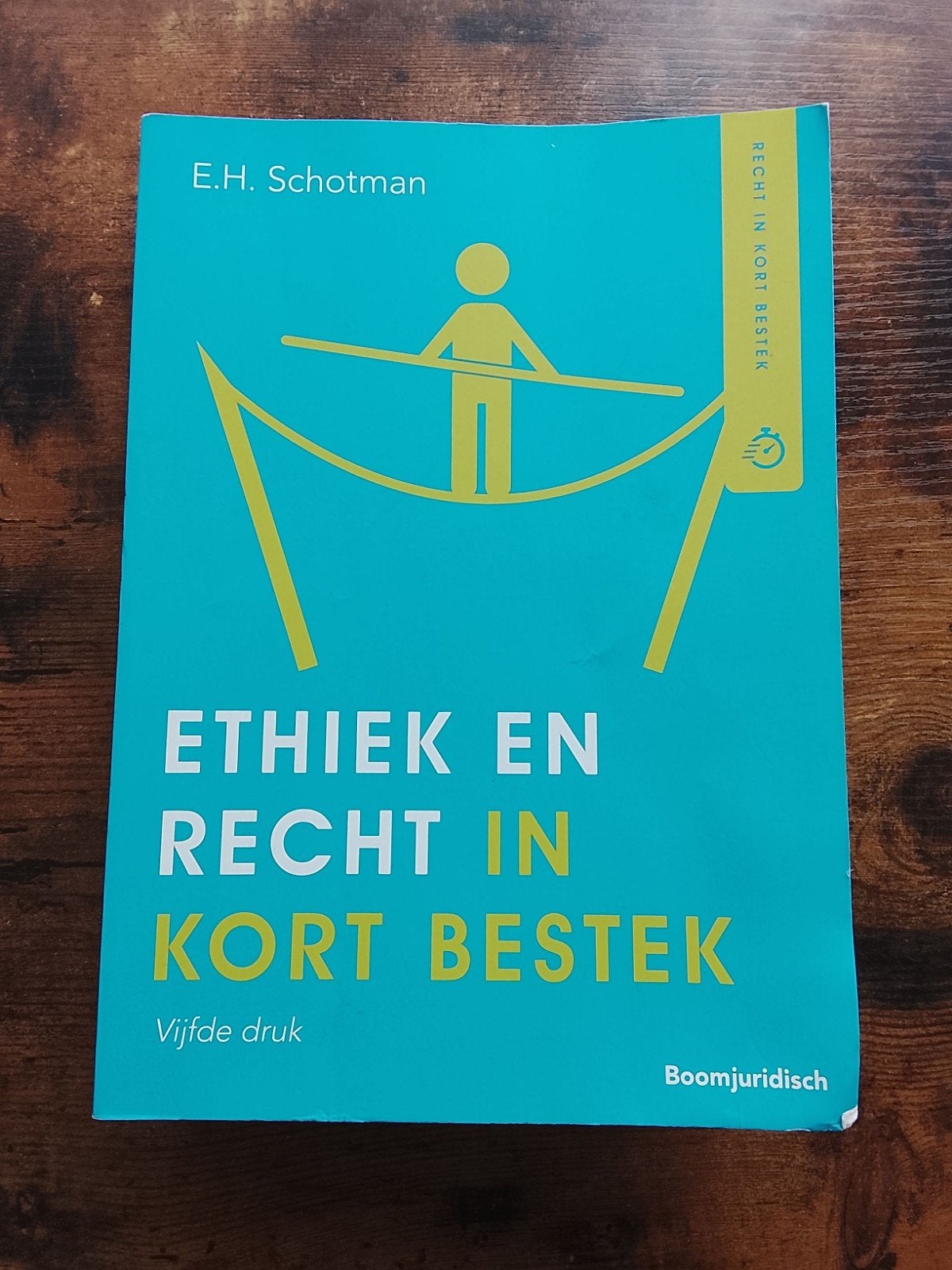 Ethiek en recht in kort bestek, Ophalen of Verzenden, Zo goed als nieuw