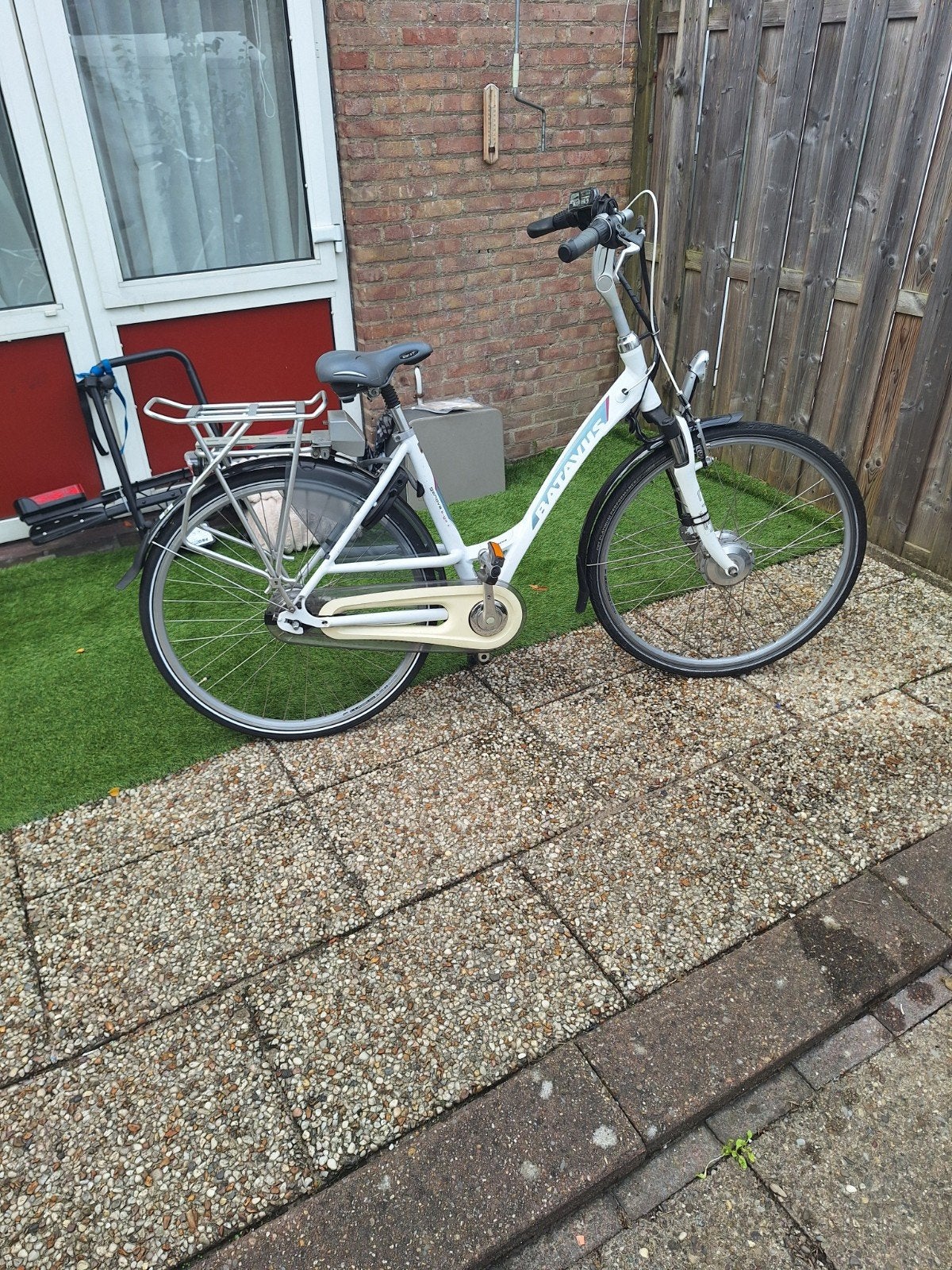 batavus damesfiets8

28 inch 57 cm

fiets is niet meer elect