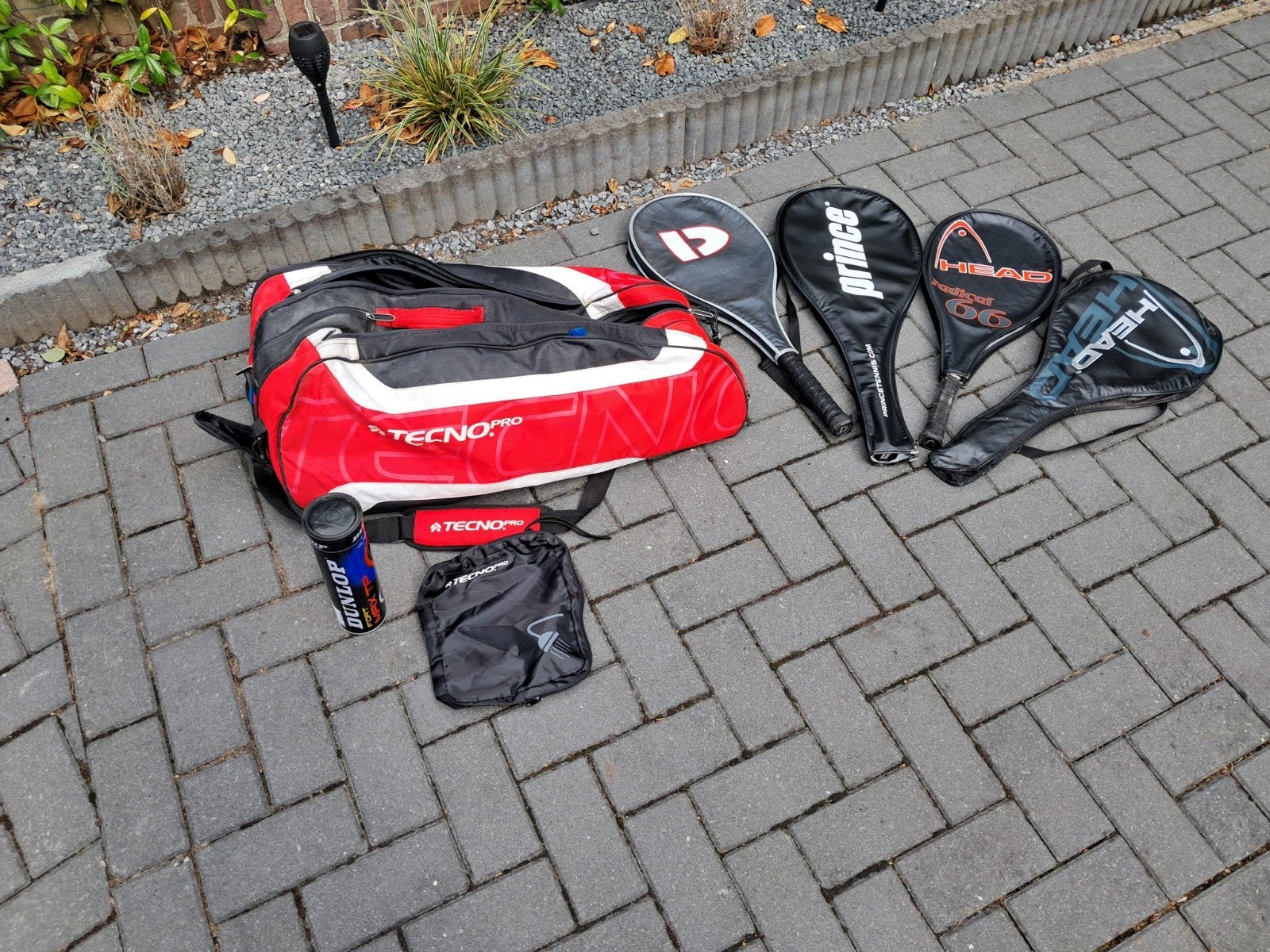 Tennis set: 4 rackets, tas en ballen, Sport en Fitness, Tennis, Ophalen, Gebruikt, Racket, Prince