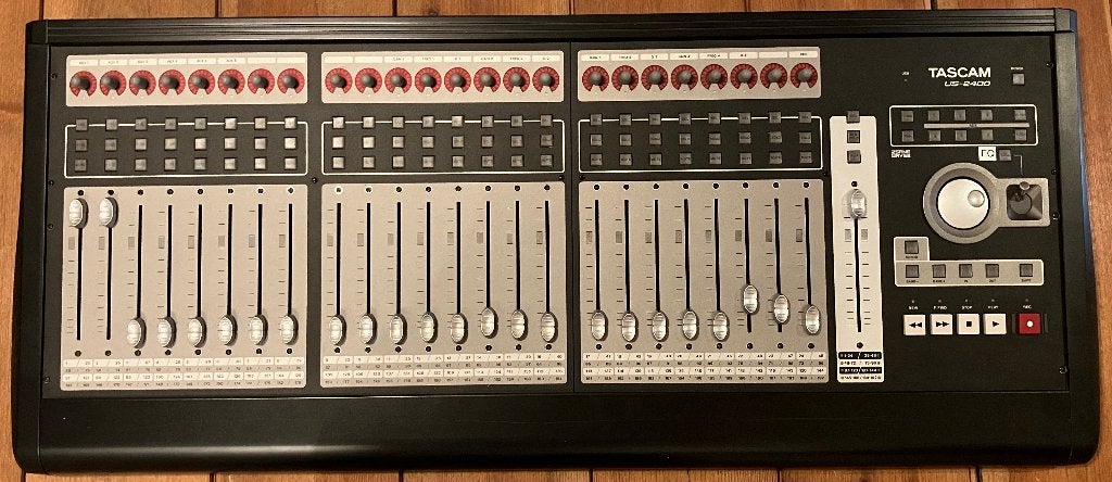 Tascam US-2400 DAW controller met 25 geautomatiseerde faders, Ophalen, Gebruikt