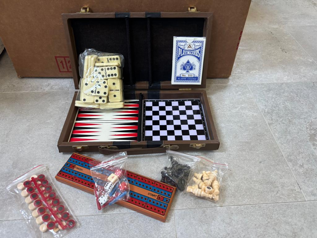 Reisspelset: Backgammon, Schaken, Domino, Kaarten, Cribbage, Een of twee spelers, Ophalen of Verzenden, Nieuw, Reisspel
