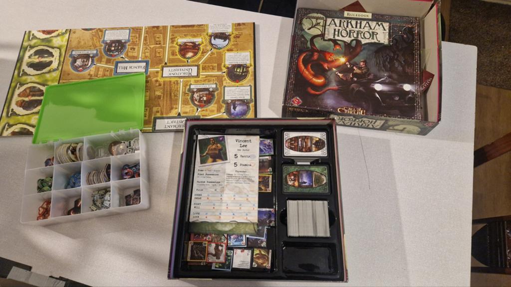 Arkham Horror, Een of twee spelers, Ophalen of Verzenden, Zo goed als nieuw