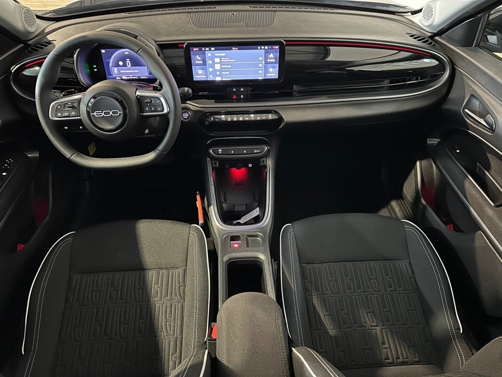 Fiat 600 1.2 HYBRID URBAN l NAP l AUTOMAAT l CARPLAY l CAMER, Auto's, 136 pk, Gebruikt, Overige modellen, 1199 cc