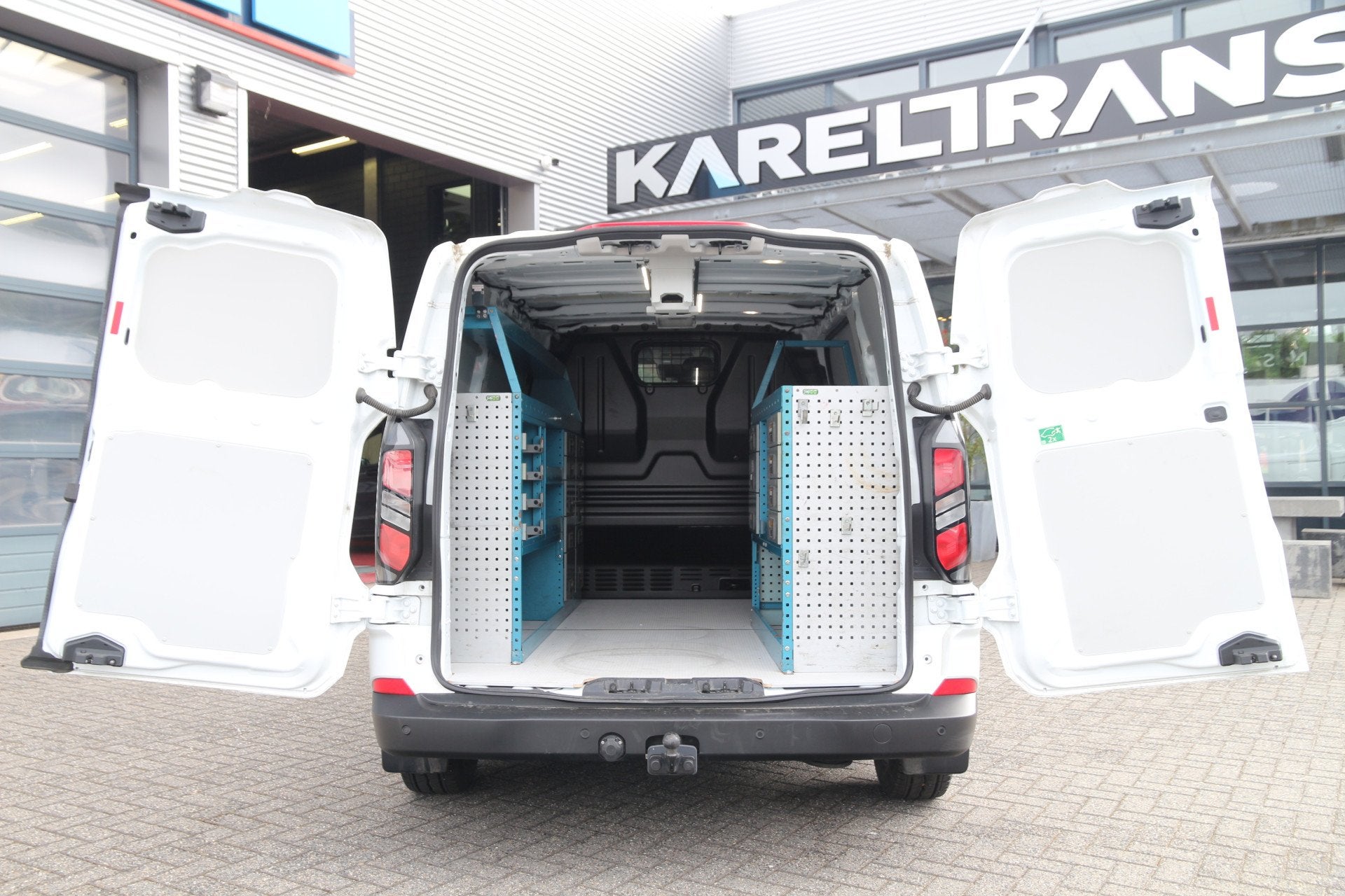 Ford Transit Custom 2.0 TDCI 136 | KAR-edition | Inrichting, Voorwielaandrijving, Gebruikt, 4 cilinders, Wit