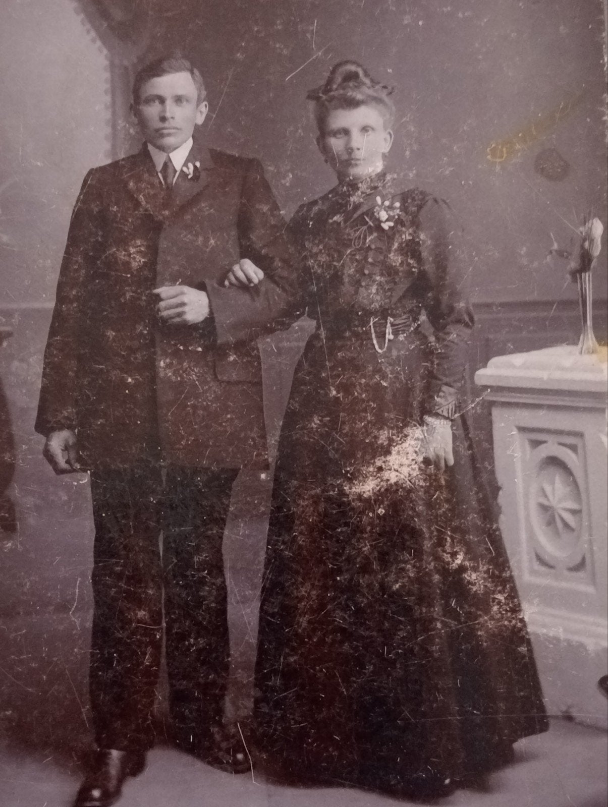 Antieke foto van stel, F.W. Comello Drachten, ca. 1900, Ophalen of Verzenden, Voor 1940, Gebruikt, Overige onderwerpen