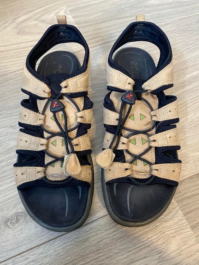 Ecco sandalen dames maat 40 - Comfortabel en stijlvol, Beige, Gedragen, Sandalen of Muiltjes, Ophalen of Verzenden