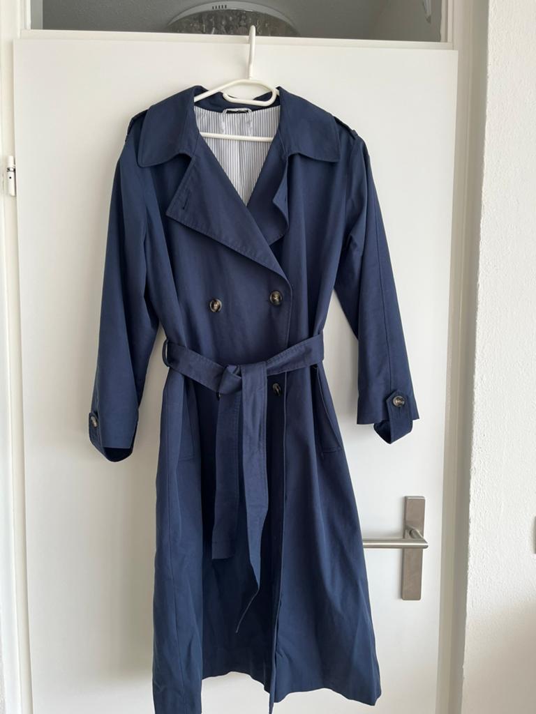 Donkerblauwe trenchcoat jas Primark maat 40, Ophalen of Verzenden, Gedragen, Maat 38/40 (M), Blauw