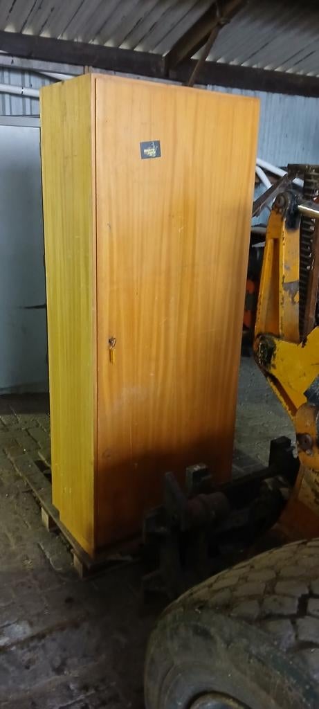 Houten kast met planken - Ideaal voor opslag, Ophalen, Functioneel, Klassiek, 50 tot 100 cm, 150 tot 200 cm
